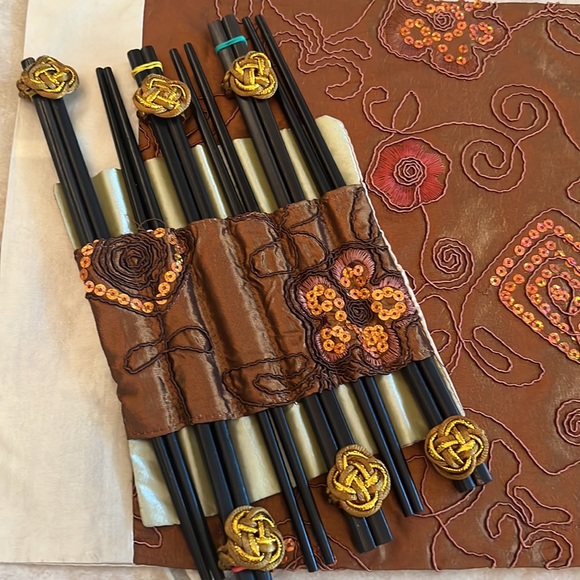 Beautiful Set Of Six Chopsticks & Silk Placemats w Sequins RUST Color - Picture 12 of 12